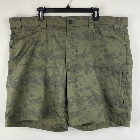 Alaskan Hardgear Duluth Trading Co size 44 Men’s Green Camo Standard Fit Shorts - Picture 1 of 7